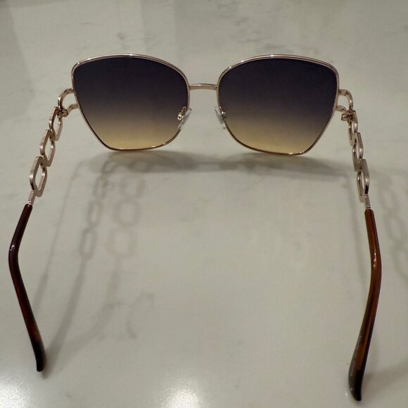 Oversized Gradient Sunglasses - Picture 4 of 5